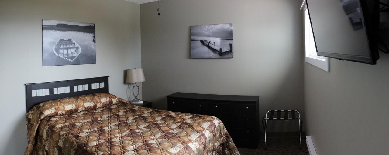 Alberta Beach Inn And Suites ภายนอก รูปภาพ