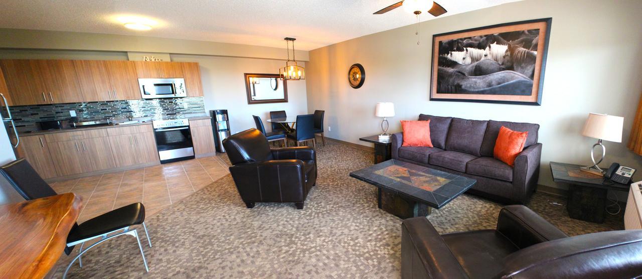 Alberta Beach Inn And Suites ภายนอก รูปภาพ